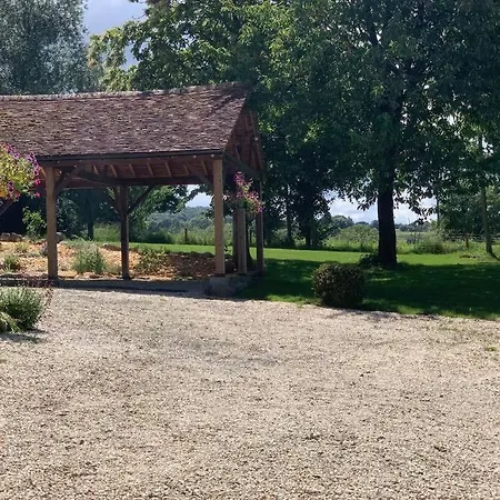 Le Bas Chesnay D' Hôtes Et Domfront En Poiraie