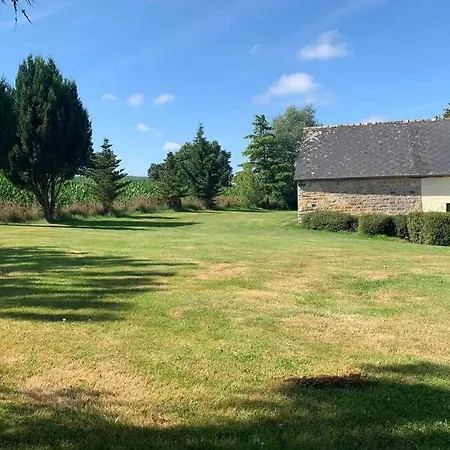 Le Bas Chesnay D' Hôtes Et Domfront En Poiraie *