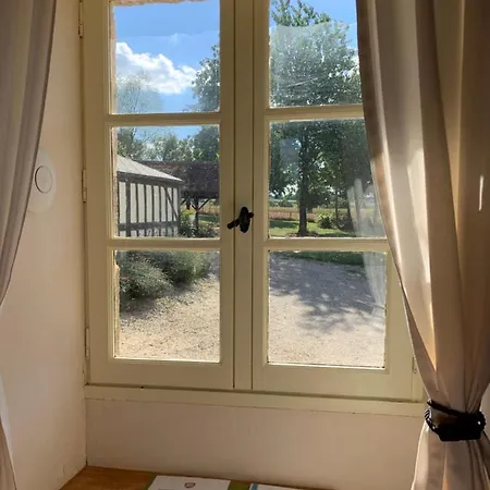 Le Bas Chesnay En Poiraie *