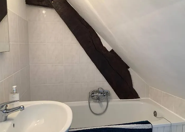 Le Bas Chesnay En Poiraie