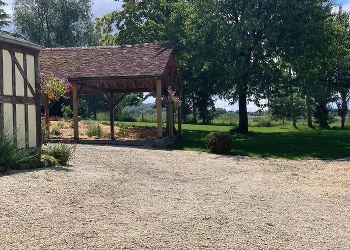 Le Bas Chesnay En Poiraie