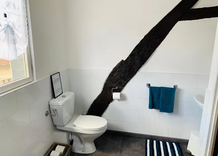 Le Bas Chesnay En Poiraie * Domfront (Orne)