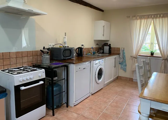 Holiday home Le Bas Chesnay En Poiraie