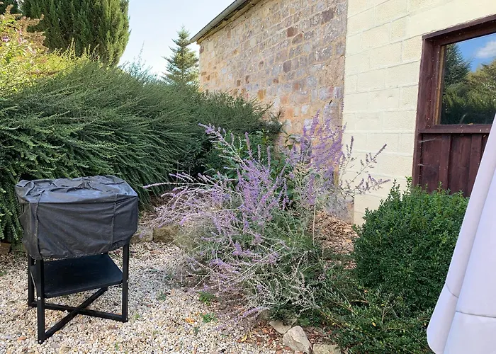 Le Bas Chesnay En Poiraie * Domfront (Orne)