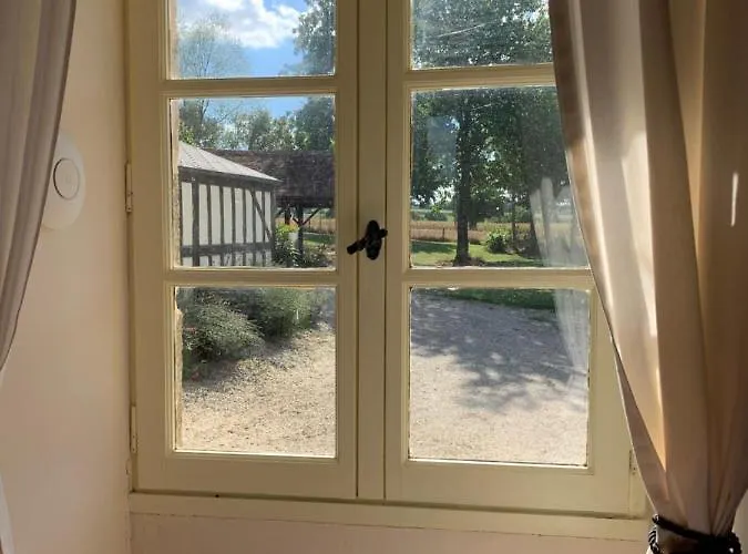 Le Bas Chesnay En Poiraie *