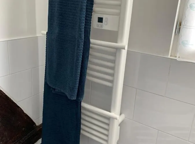 Le Bas Chesnay En Poiraie * Domfront (Orne)