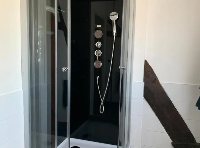 Le Bas Chesnay En Poiraie