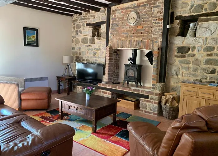 Le Bas Chesnay En Poiraie * Domfront (Orne)