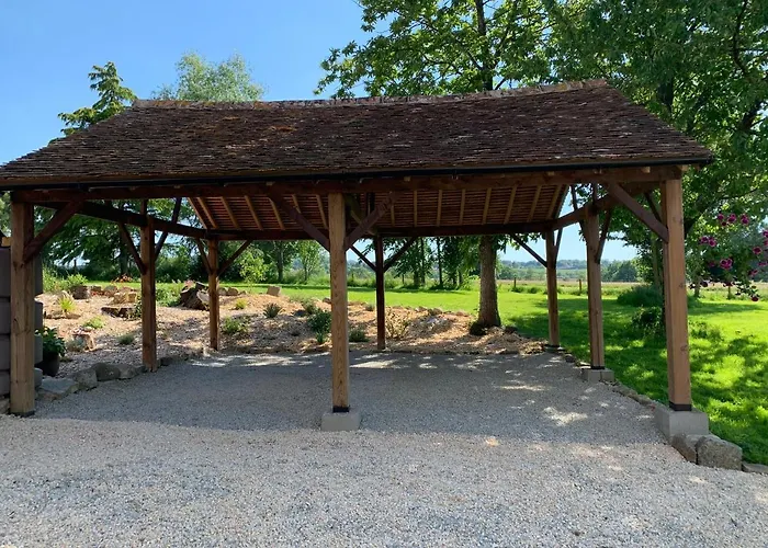 Le Bas Chesnay En Poiraie * Domfront (Orne)